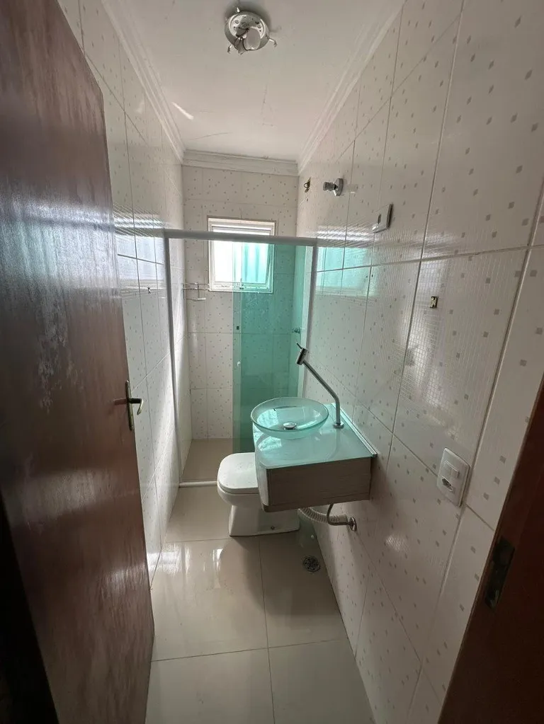 Imagem Sobrado de 3 quartos e 1 suíte na Vila Eldízia, Santo André-SP: 180m², 2 banheiros e 1 vaga de garagem!