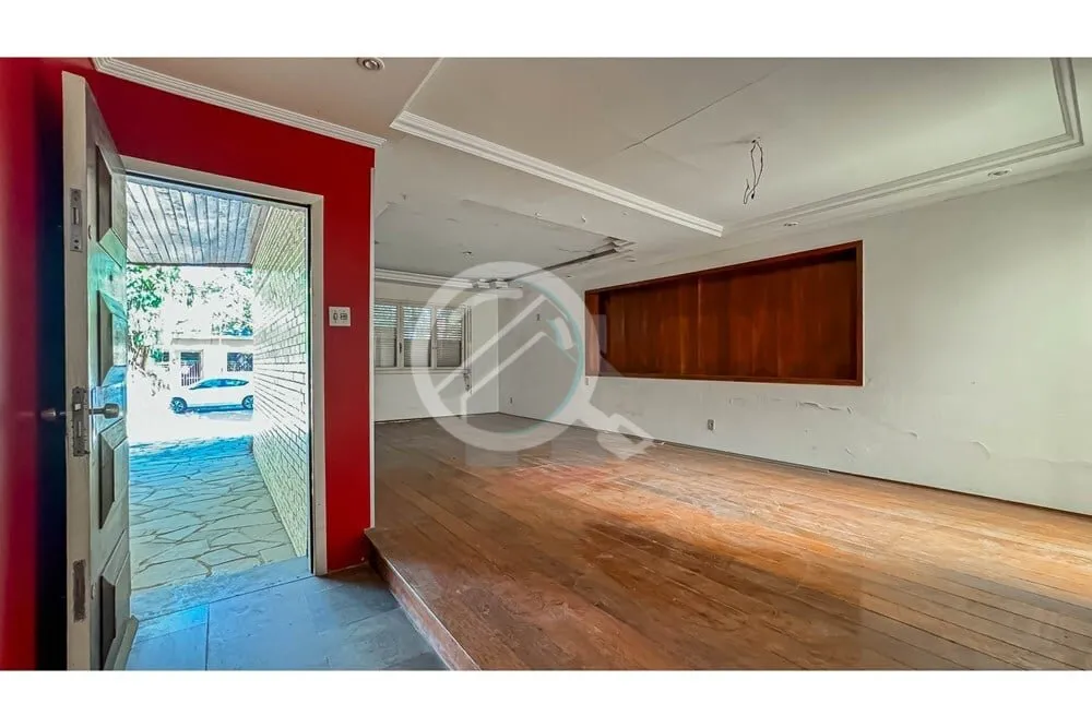 Imagem Ampla casa com 14 peças incluindo um anexo de 3 andares, salas com lareira, 2 suítes, 4 quartos, e...