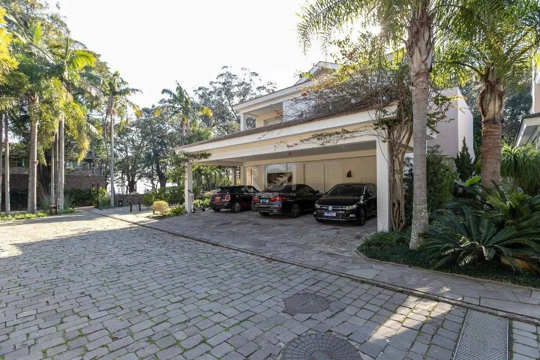 Imagem Casa Condominio para Venda - 588.62m², 4 dormitórios, sendo 4 suites, 5 vagas - Pedra Redonda