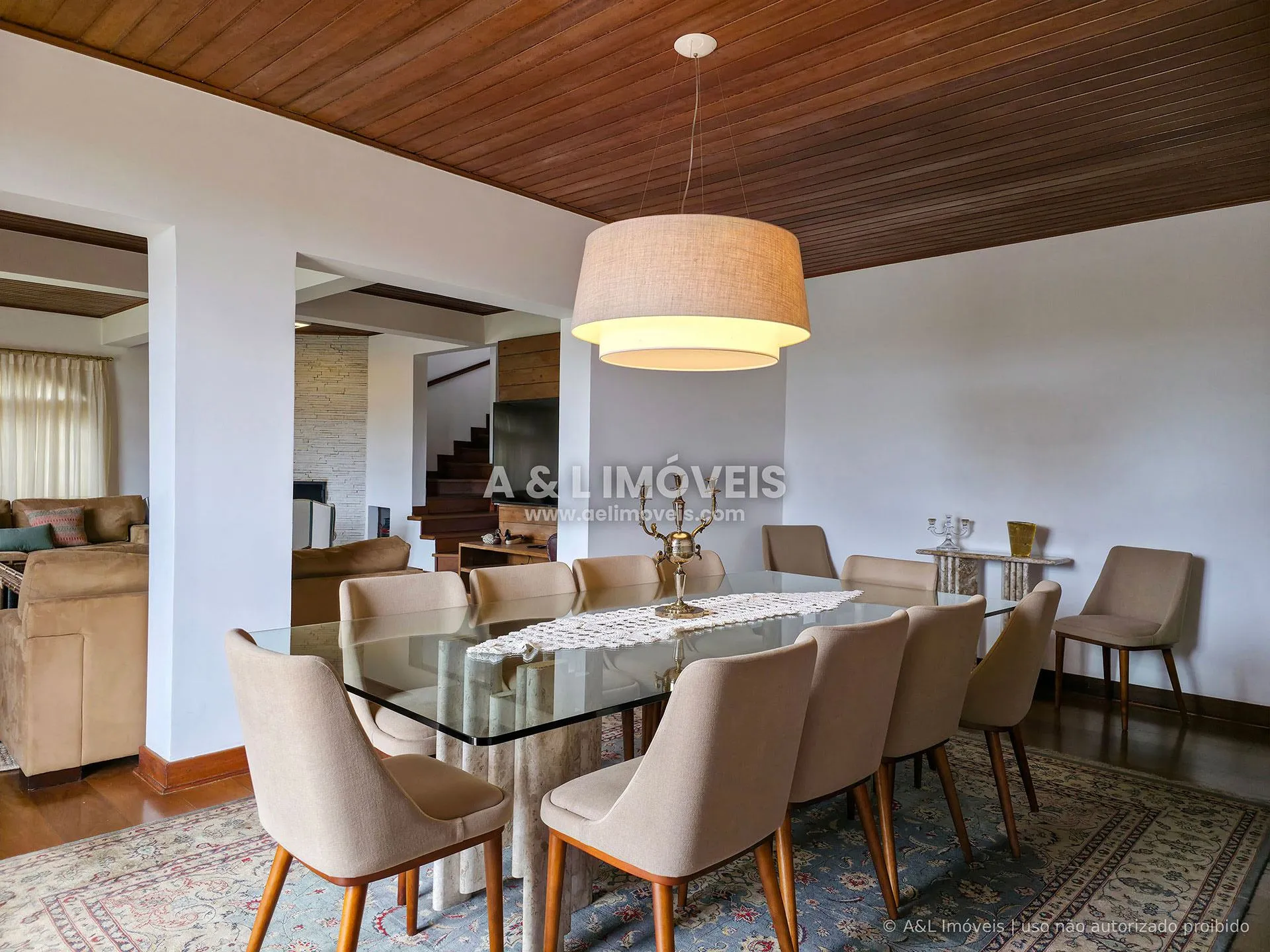 Imagem Casa com lareira, calefação e jardim no Alto do Capivari