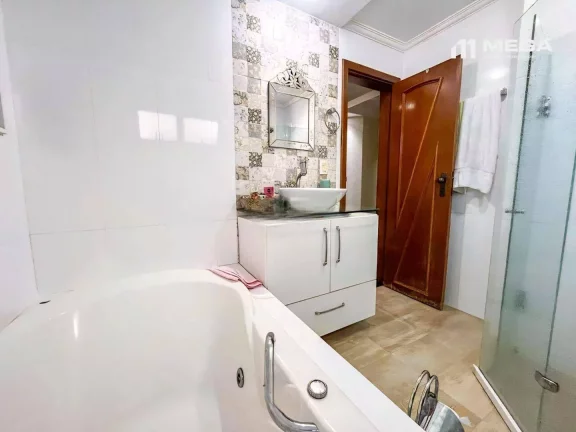 Imagem Apartamento com 3 dormitórios à venda, 180 m² por R$ 950.000,00 - Praia da Costa - Vila Velha/ES
