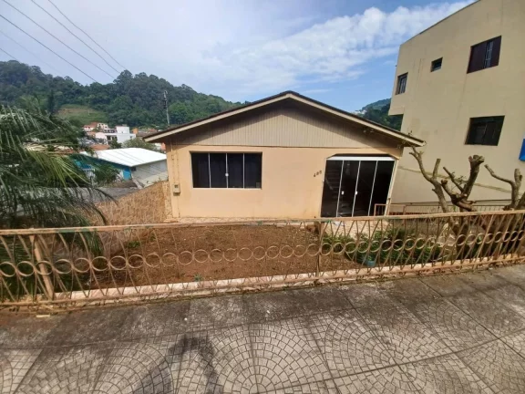 Imagem Casa para Venda em Concórdia, Jardim, 2 dormitórios, 1 suíte, 1 banheiro