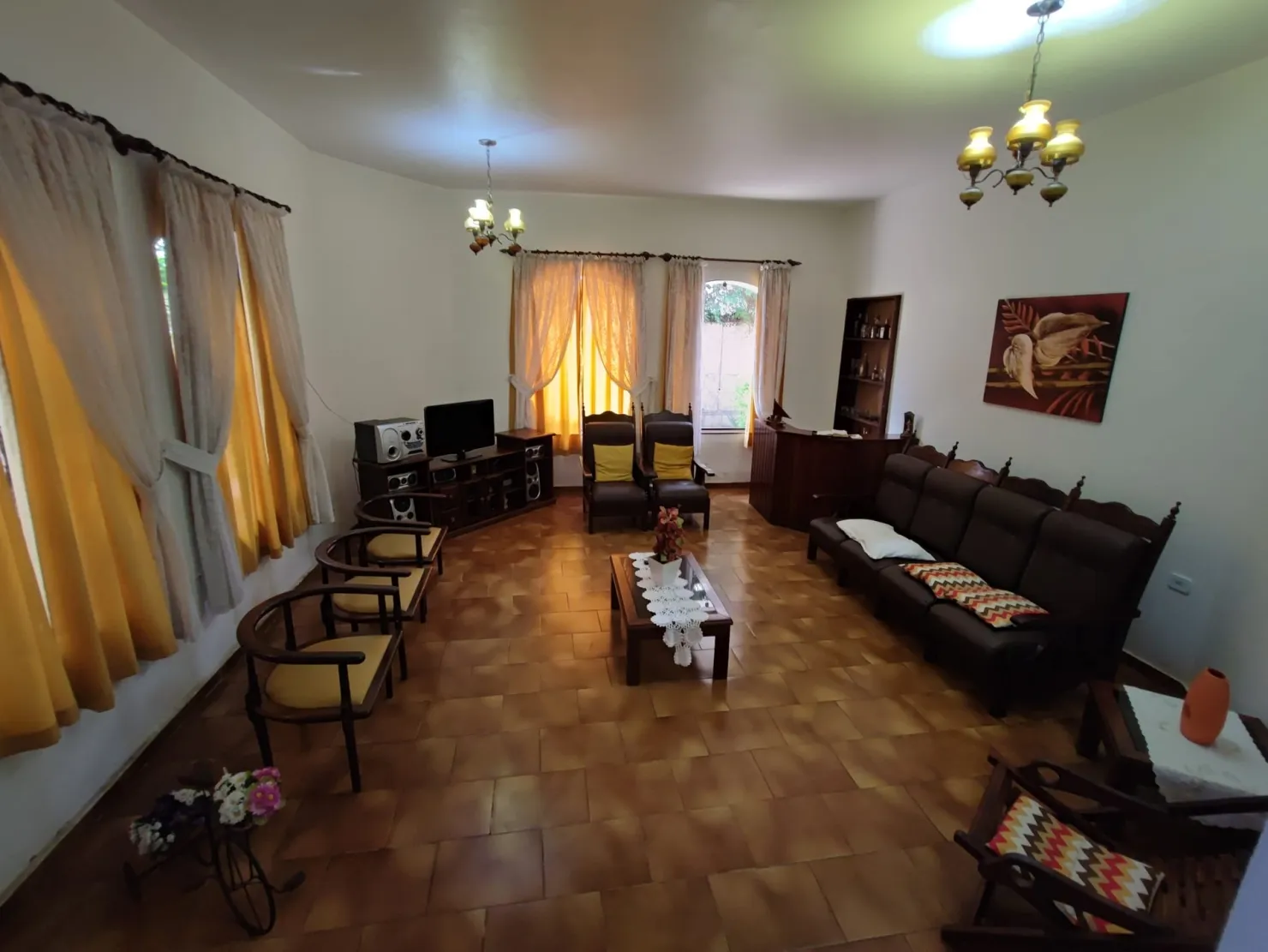 Imagem Comercial à venda 4 Quartos, 1 Suite, 4 Vagas, 600M², São Benedito, Pindamonhangaba - SP