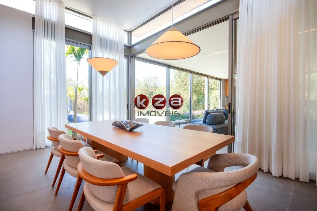 Imagem Imponente casa de alto padrão no Condomínio Terras de São José II em Itu-SP: 5 quartos, 5 suítes, 3 salas, 7 banheiros, 3 vagas, 600m².