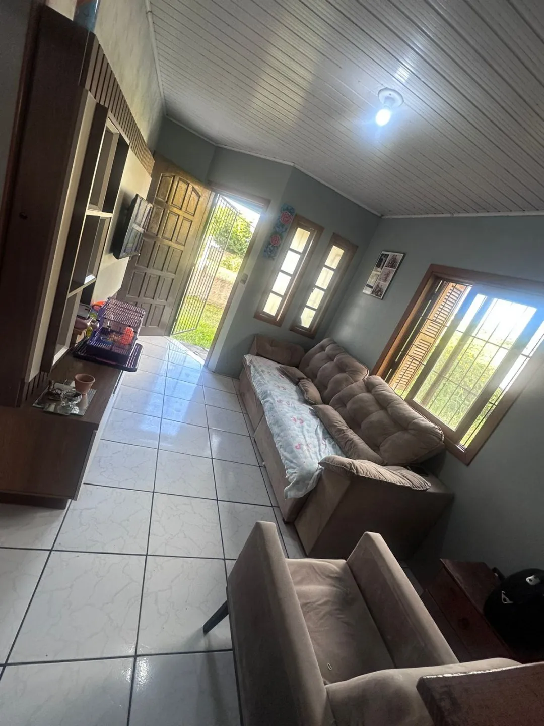 Imagem CASA À VENDA COM 2 DORMITÓRIOS E CONSTRUÇÃO PARA COMÉRCIO NO Tarumã