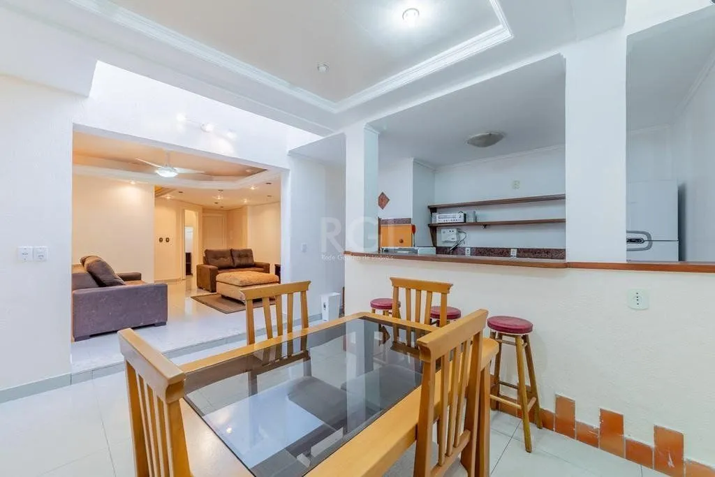 Imagem Casa Condominio para Venda - 210m², 3 dormitórios, sendo 3 suites, 1 vaga - Tristeza