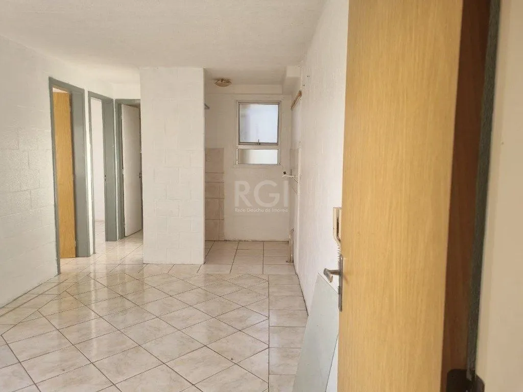 Imagem Casa frente, 81,50m2 e 2 apartamento nos fundos térreo e segundo andar.