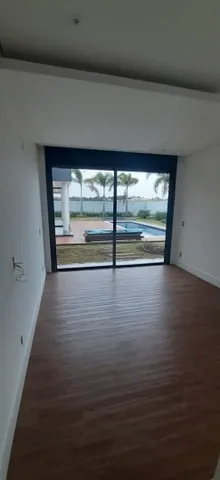 Imagem Imponente Casa no Condomínio Saint Patrick