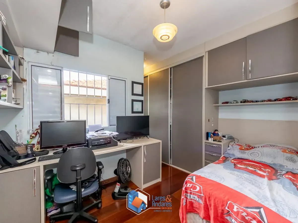 Imagem Casa para venda em Vila Marari com 3 quartos, sendo 2 suítes, 180m²