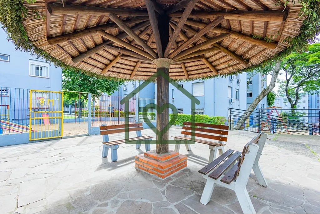 Imagem Descubra o seu novo lar no coração de Porto Alegre. Este aconchegante apartamento está localizado...