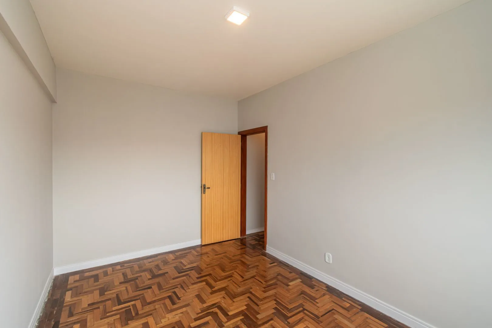 Imagem Apartamento 2 dormitorios, no Menino Deus reformado