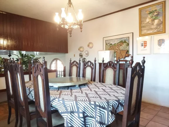 Imagem Casa com 694m2 área útil, para venda, próximo rádio Maranata, Piedade, Jaboatão-PE.