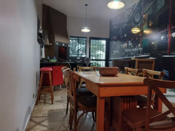 Imagem Esta casa está localizada em uma das melhores regiões de Curitiba, bairro boa vista. O imóvel foi...