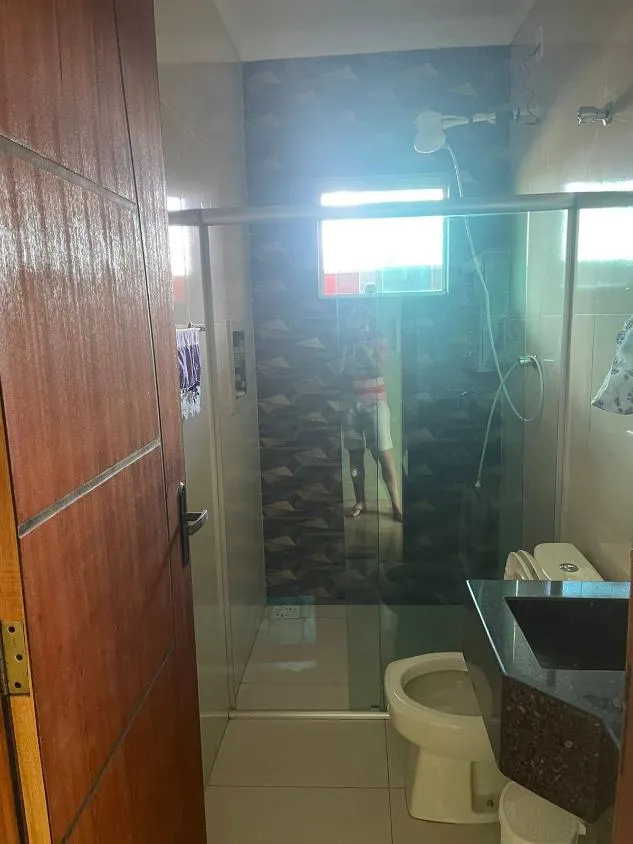 Imagem Vendo uma excelente casa em Crucilância/MG ( Valor 500.000,00 )