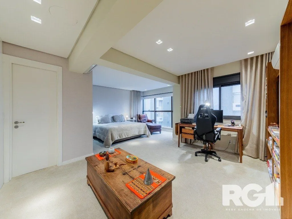Imagem Belíssimo apartamento no Glass Aurélio andar alto, Living com pé direito duplo, 174m² privativos finamente decorado no Moinhos de Vento