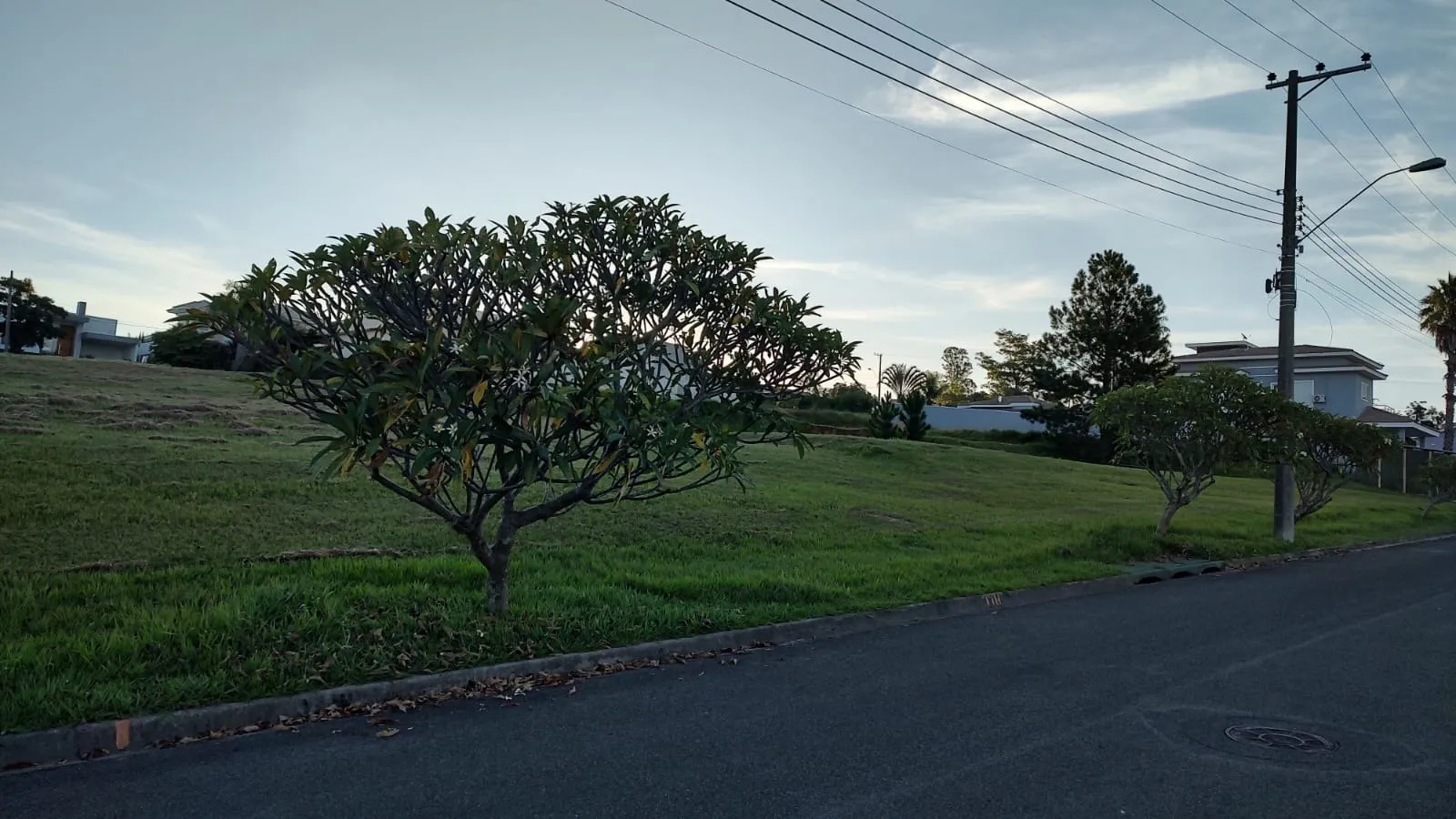 Imagem Terreno de 1000,00 m2 de área disponível para venda!