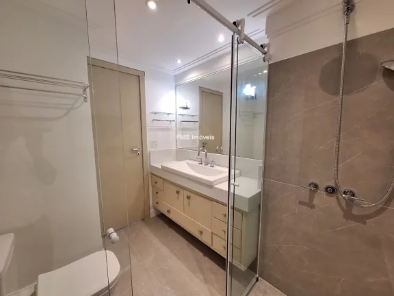 Imagem Apartamento para locação em Moema, com 4 suítes, 1 sala, 4 banheiros, 2 vagas, 147m²!