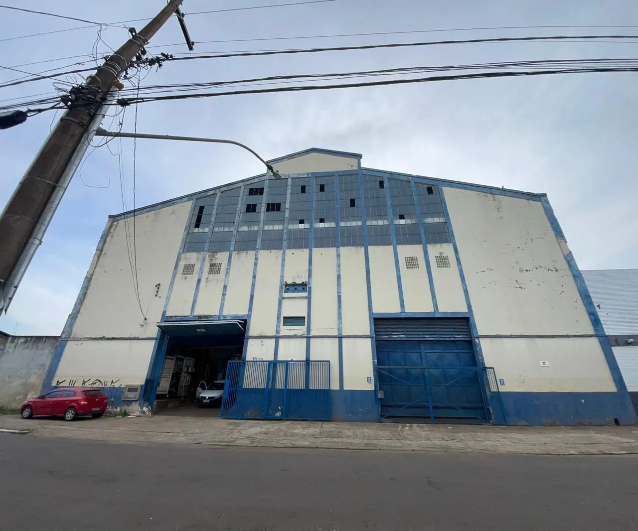 Imagem Pavilhão com 1036m2 próximo as Ferramentas Gerais