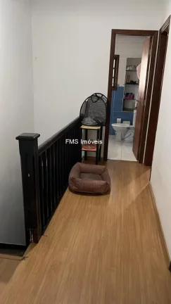 Imagem Imperdível Casa à Venda em São Paulo-SP, na Vila Mariana: 3 Quartos, 1 Suíte, 2 Salas, 2 Vagas de Garagem - 140m² de Área.