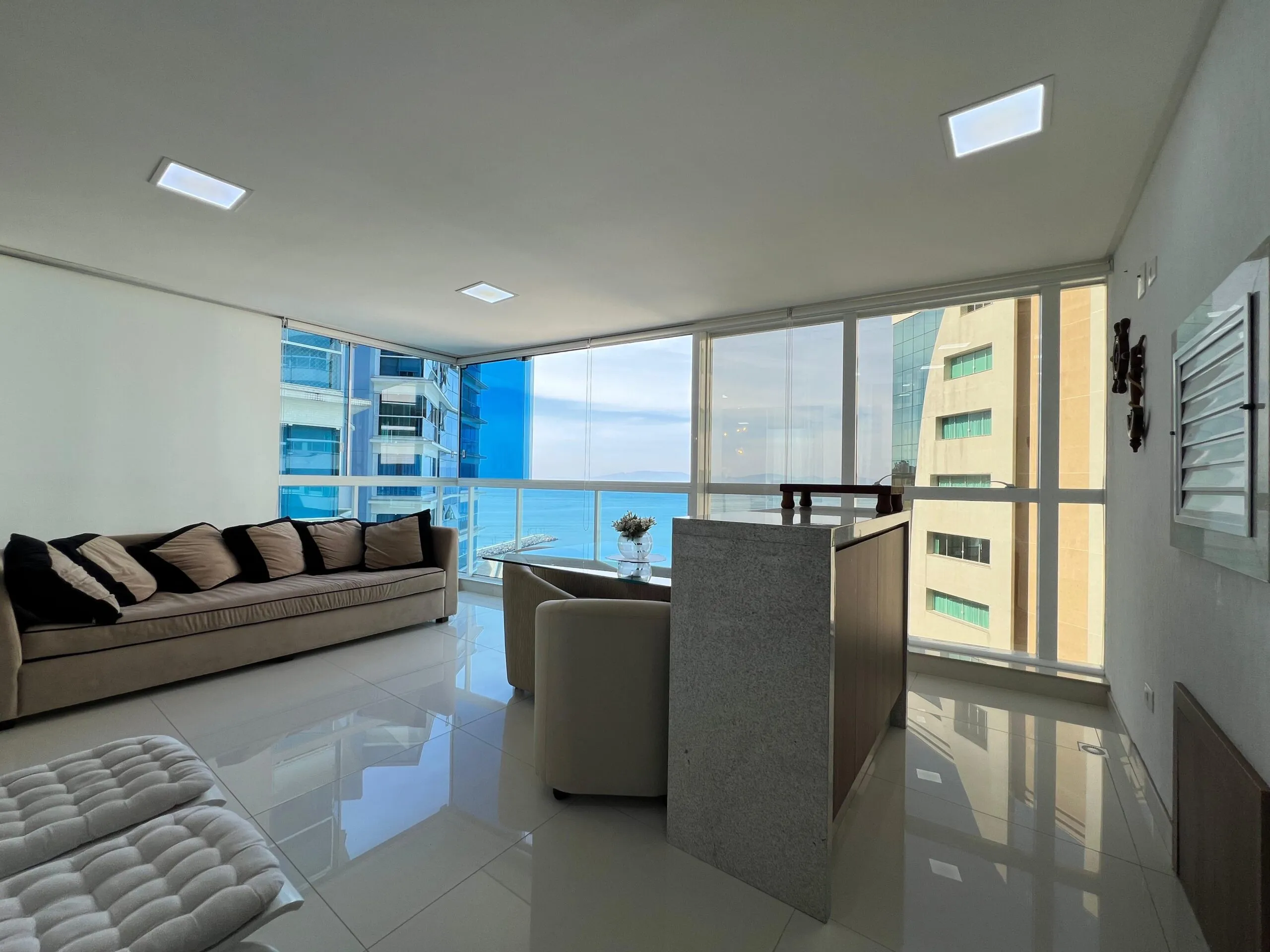 Imagem Apartamento com vista para o mar à venda com 197m2 por R$ 5.590.000,00