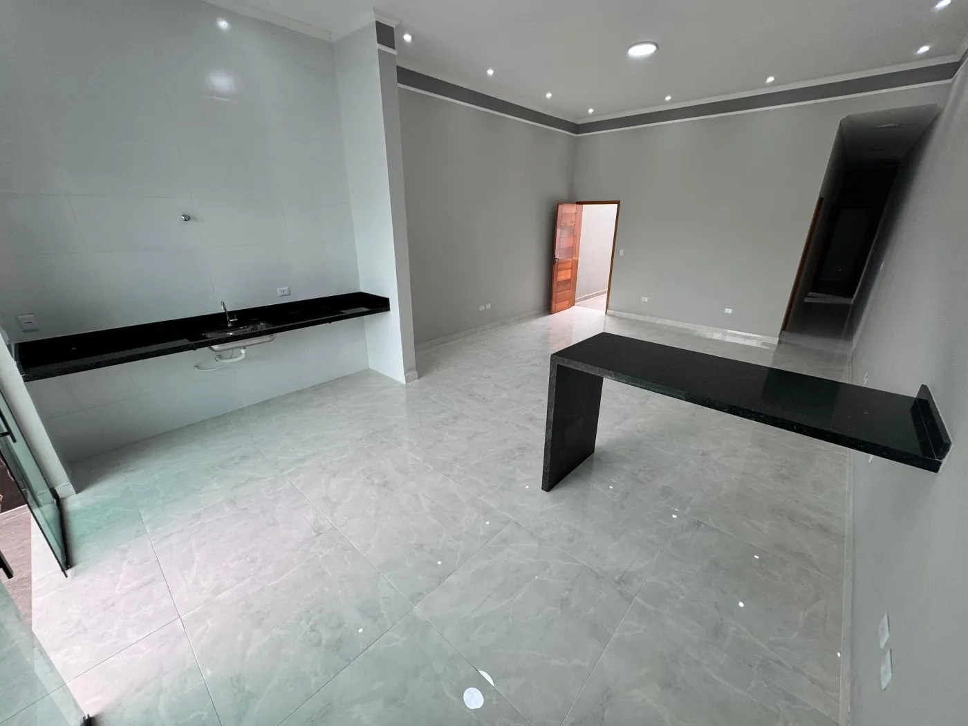 Imagem Casa para Venda em Mongaguá, Florida Mirim, 3 dormitórios, 1 suíte, 2 banheiros, 3 vagas