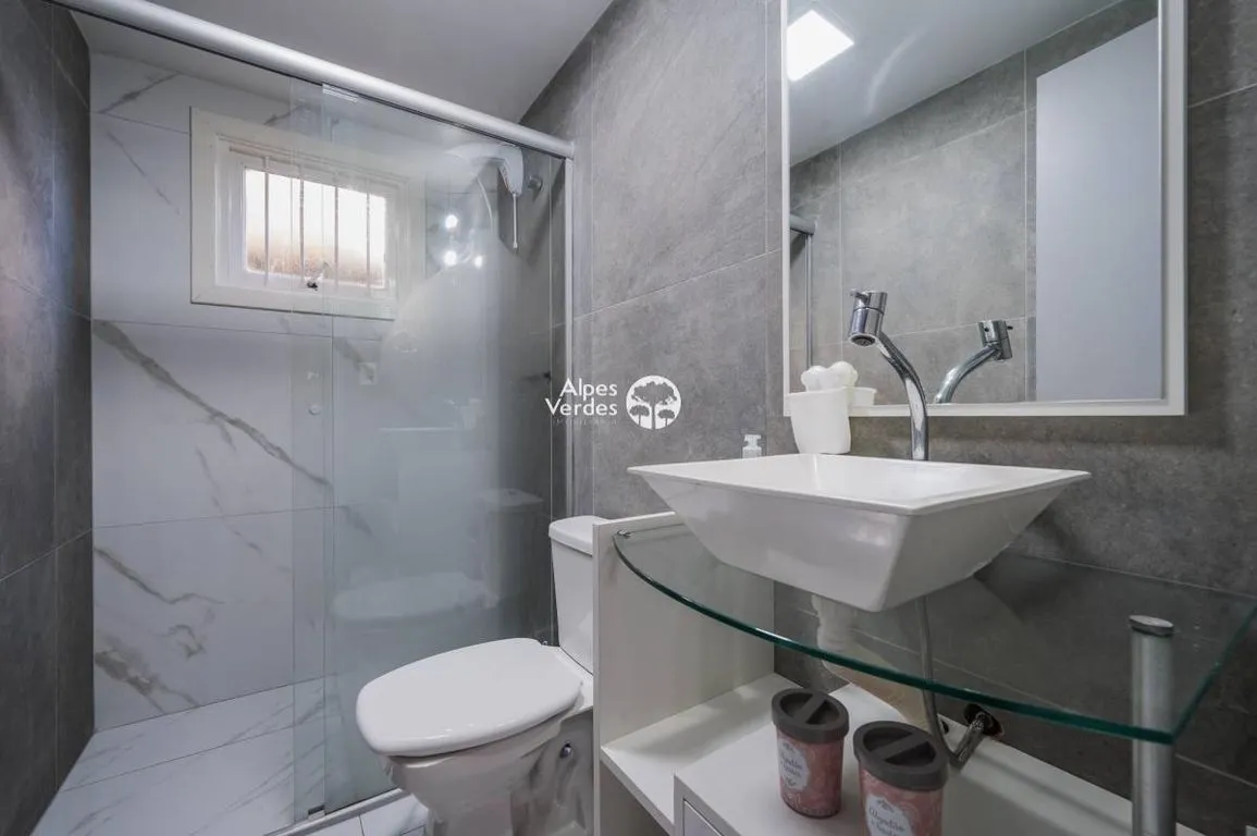 Imagem VENDE-SE APARTAMENTO MOBILIADO COM 01 QUARTO, NO CENTRO DA CIDADE DE CANELA.