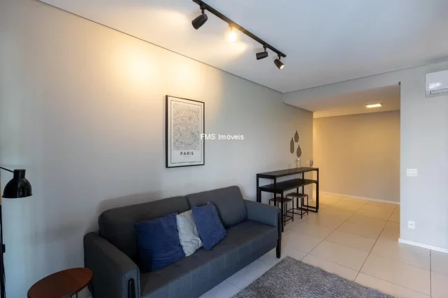 Imagem Apartamento à venda no Itaim Bibi, São Paulo-SP: 1 quarto, 1 sala, 1 banheiro, 1 vaga de garagem, 48m² de área. Adquira já!
