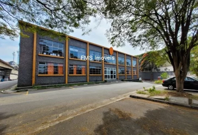 Foto do imóvel Galpão Comercial para Locação em Guarulhos-SP, São Roque: 2 Banheiros, 50 Vagas de Garagem, 8.086,75 m² de Área.