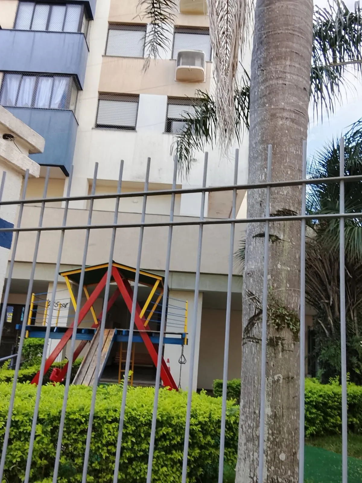 Imagem Excelente Apartamento 3D, transformado em 2D, closet mobiliado c/ vaga - Cidade Baixa - Preço Atrativo