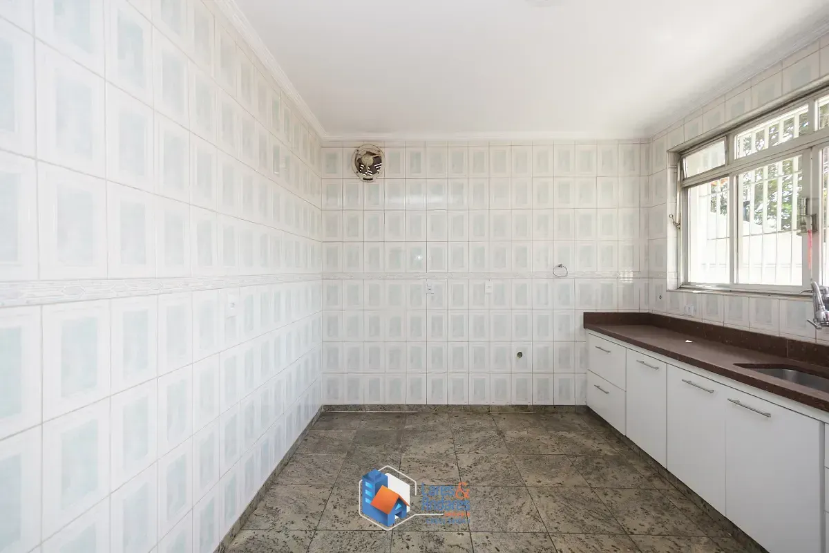 Imagem Casa para venda em Jardim da Glória com 6 quartos, sendo 2 suítes, 210m²