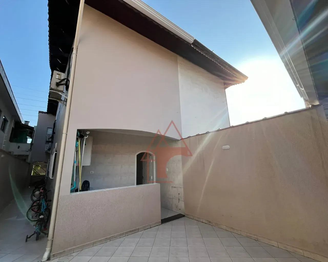 Imagem Sobrado com 3 Quartos à Venda, 203 metros em Jardim Casqueiro - Cubatão