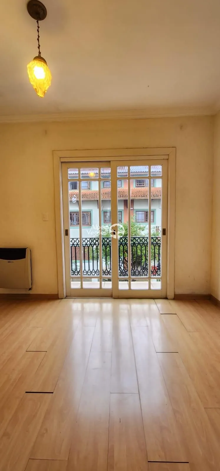 Imagem Vende-se casa geminada no centro de canela a 5 minutos da Catedral de Pedra