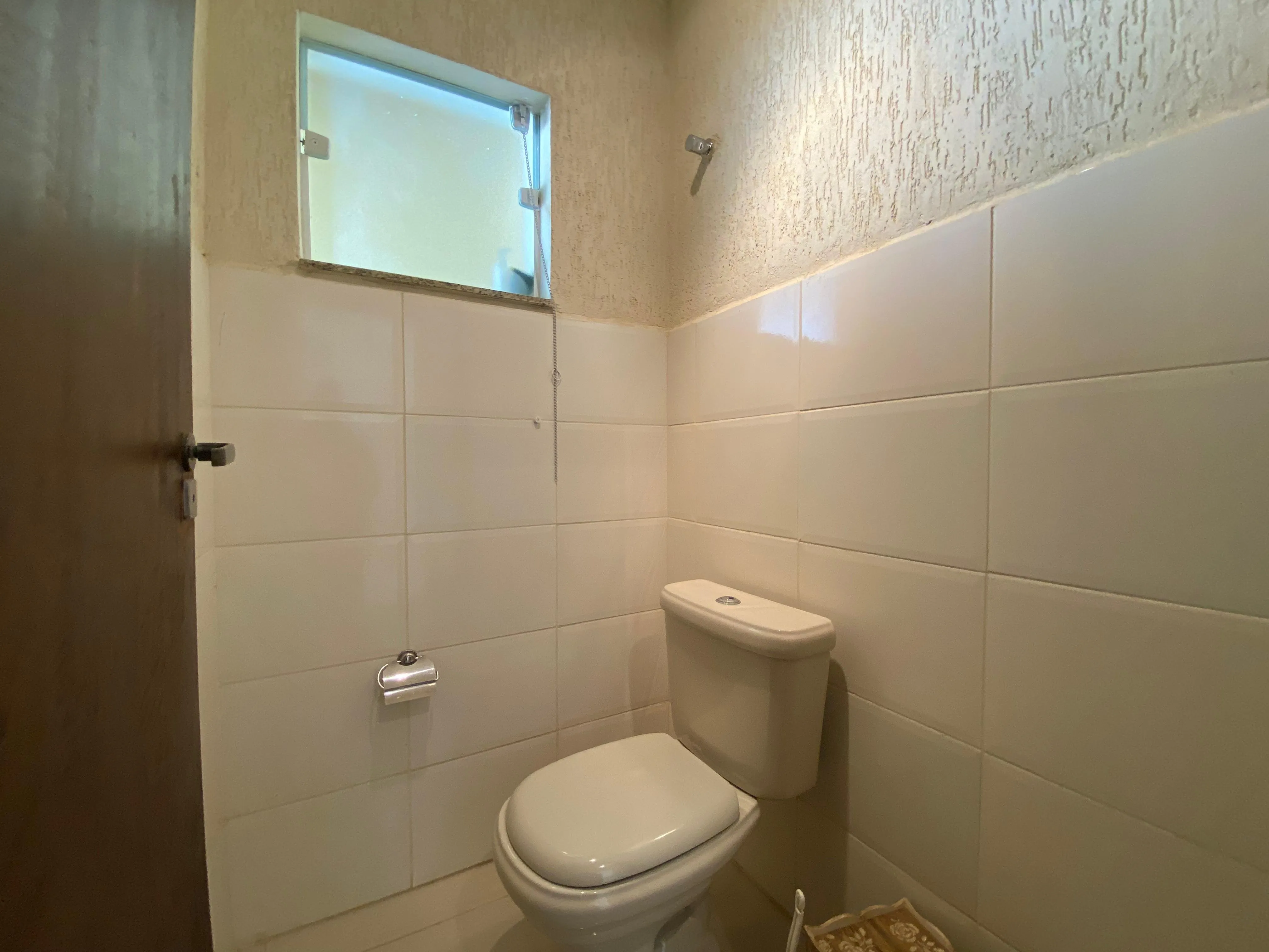 Imagem Excelente Oportunidade, Casa de 347M² de 3 Dormitórios sendo 1 Suíte Master à 10min. do Parque Campolim