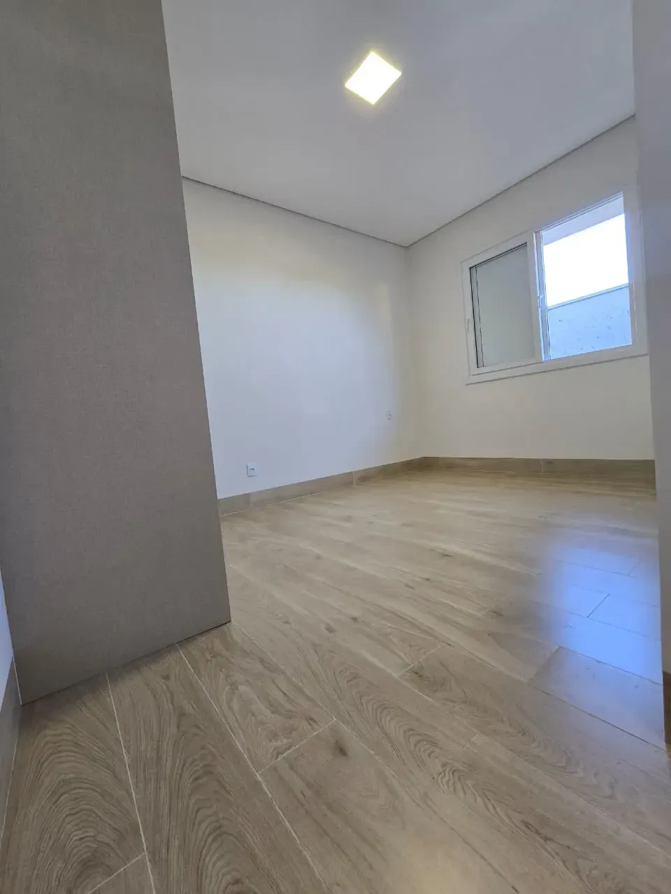 Imagem Imóvel Espetacular à Venda em Araraquara-SP: Casa de Luxo no Condomínio Buona Vita, 3 Suítes e 4 Vagas de Garagem.
