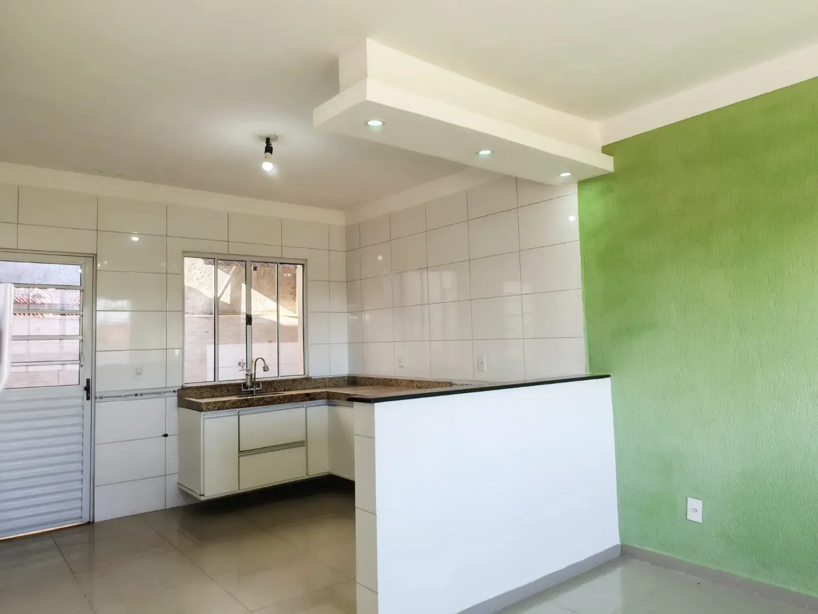 Imagem Casa de Condomínio com 2 Quartos à Venda, 97 metros em Lopes de Oliveira - Sorocaba