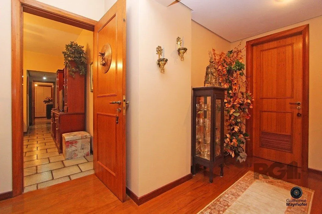 Imagem Excelente apartamento de 315m² com 3 dormitórios e 2 vagas.