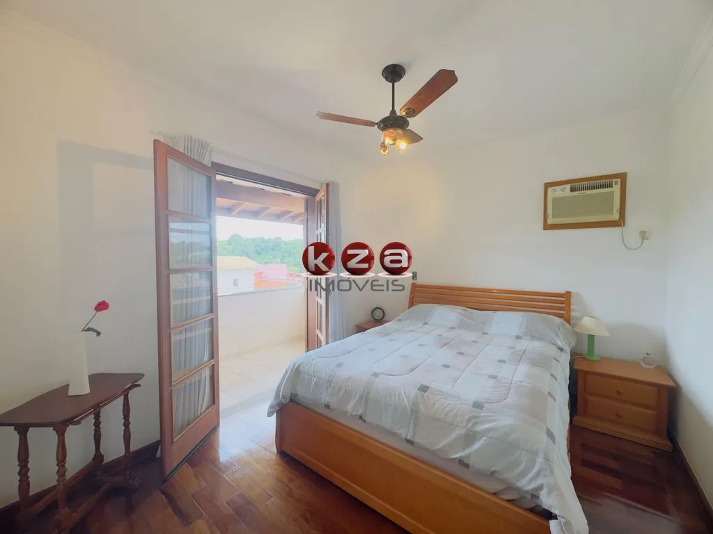 Imagem Casa de luxo à venda em Valinhos-SP no Condomínio Terras do Caribe: 3 quartos, 1 suite, 3 salas, 5 banheiros, 2 vagas e piscina, 289m².
