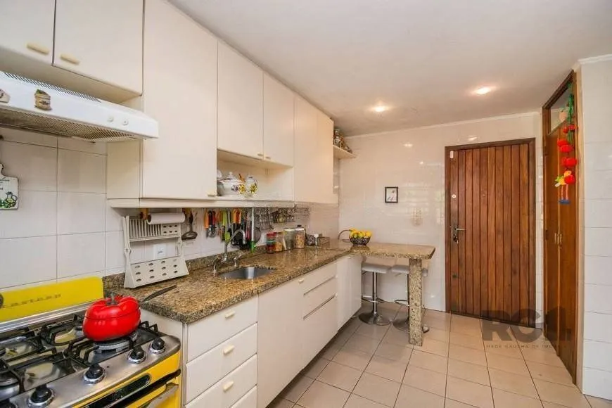 Imagem Casa 279m² - 4 dormitórios, 3 vagas no bairro Santa Tereza