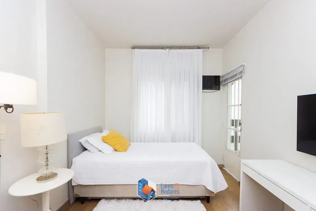 Imagem Casa à venda 4 Quartos 2 Suites 3 Vagas 303M² Alto da Boa Vista São Paulo - SP