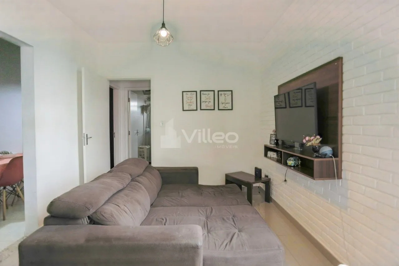 Imagem Casa de esquina com 2 casas no mesmo terreno, ideal para morar com a família ou ter uma segunda ren...