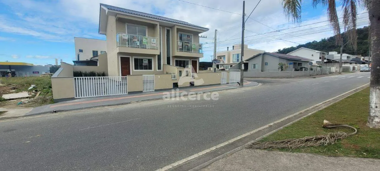 Imagem Sobrado à venda com 2 quartos , 72m² em Bela Vista Palhoça