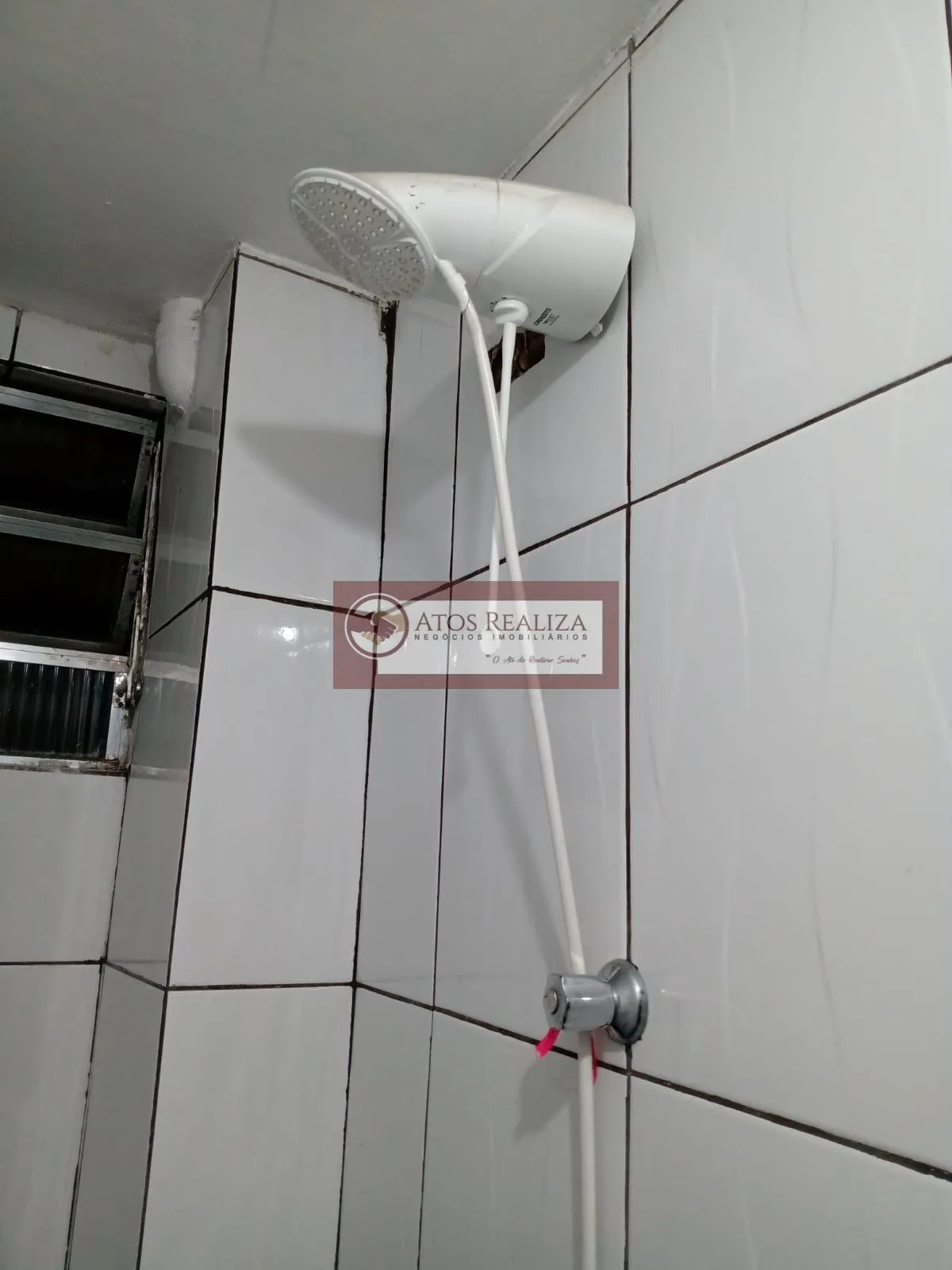 Imagem Vendo Casa em Ótima localização, Próximo a Estação Grajaú da CPTM, Casa Com 3 Dormitórios, Sala, Cozinha, Banheiro, Área de Serviço, 2 Vagas de Garagem, Casa Subsolo contem 1 Dormitório grande, Cozinha americana, Lavanderia, Valor R$ 680 Mil