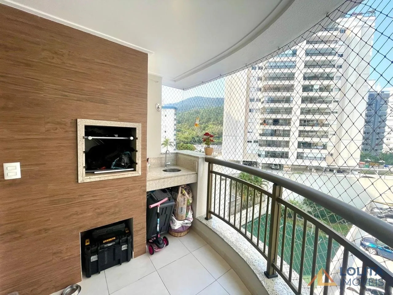 Imagem APARTAMENTO DE 3 QUARTOS E 2 VAGAS DE GARAGENS À VENDA NO ITACORUBI, FLORIANÓPOLIS/SC.