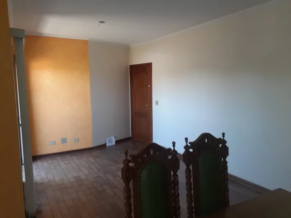 Imagem Apartamento espaçoso com 3 dormitórios, todos com armários planejados, sendo 1 suíte confortáve...