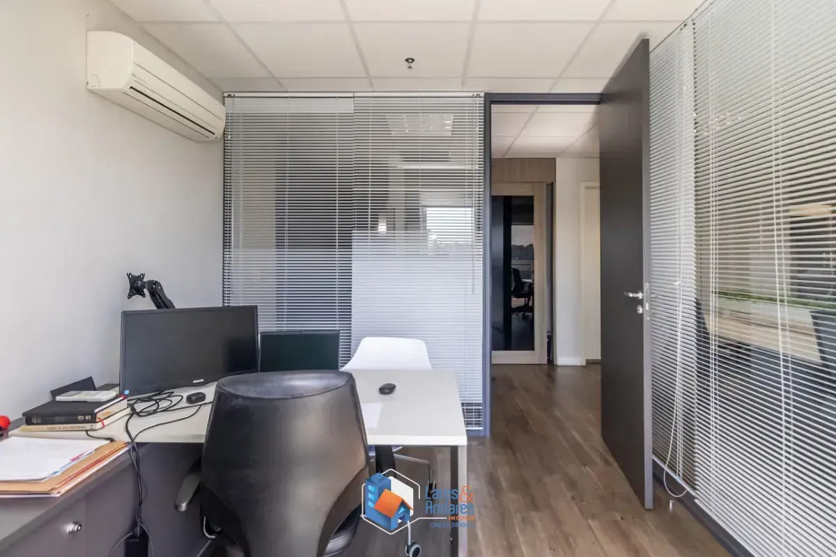 Imagem Conjunto comercial para venda em Jardim Promissão, 140m²