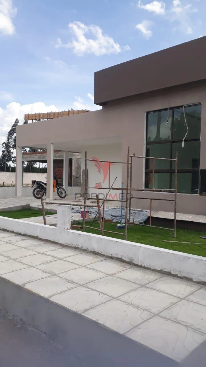 Casa com piscina,aceita carro, apartamento no negócio, 2 Suites, 3 Vagas de Garagem em Centro, São Miguel De Taipu - PB