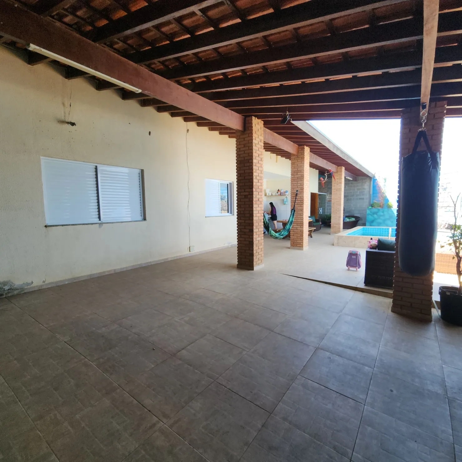 Imagem Casa à venda 2 Quartos, 1 Suite, 5 Vagas, 267M², Parque Shangrilá, Pindamonhangaba - SP