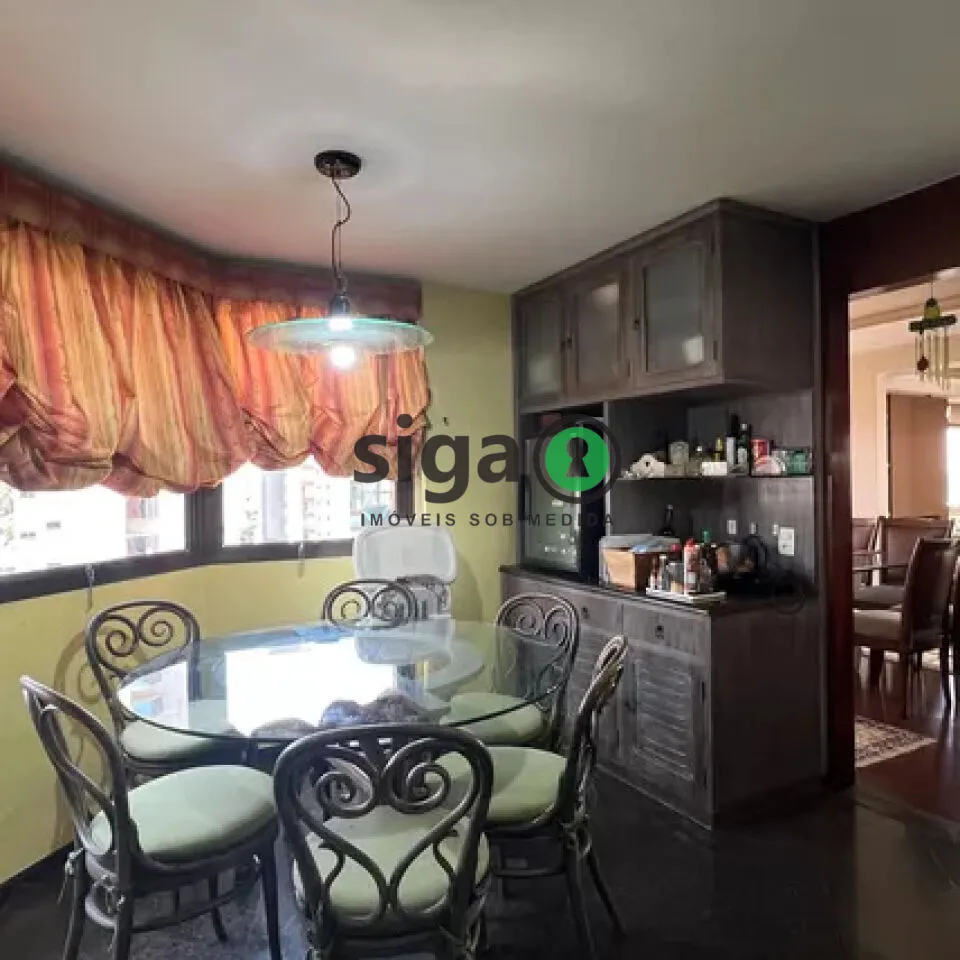 Imagem Apartamento à venda com 240m², 3 quartos e 3 vagas na Vila Mariana