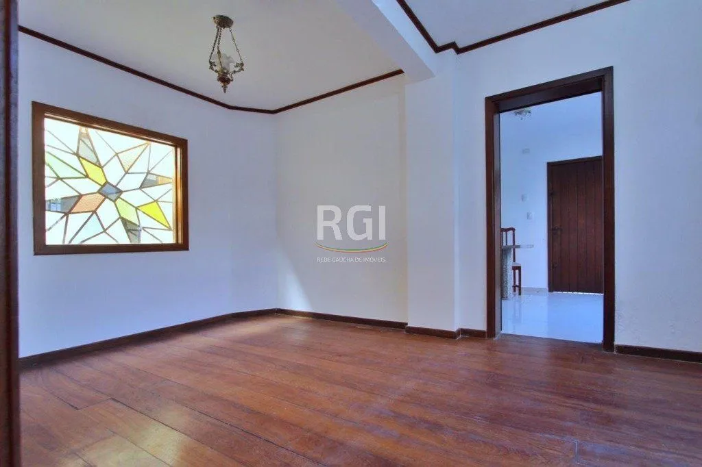 Imagem Casa para Venda - 185.29m², 4 dormitórios, sendo 2 suites, Teresópolis