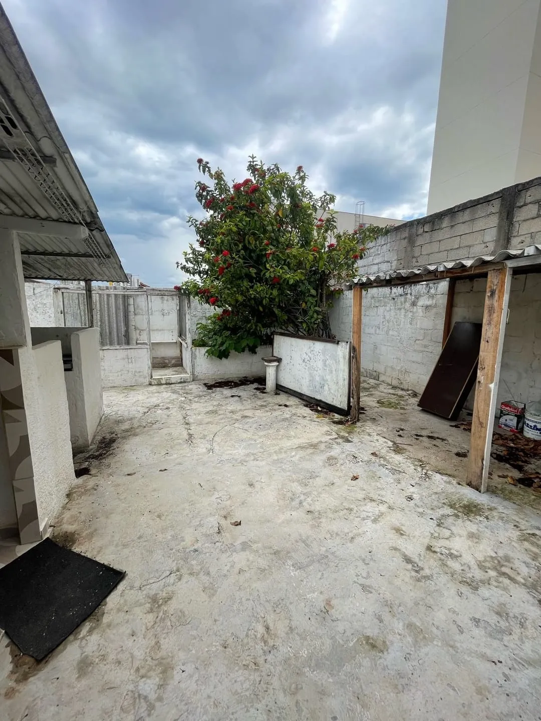 Imagem Casa à venda 2 Quartos, 1 Vaga, 300M², Água Preta, Pindamonhangaba - SP
